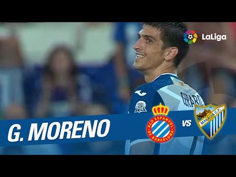 Disparo lejano de Gerard Moreno que sale desviado