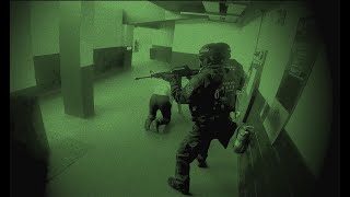 Re: [分享] 英國部隊在法國的街頭進行模擬戰鬥