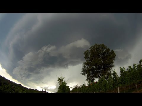 Črni oblaki in toča v Prlekiji