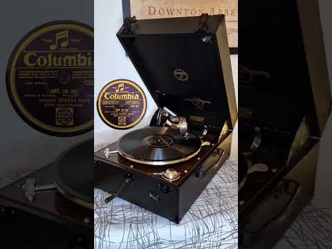 Portable gramophone Columbia (UK) model 202 from 1929 Playing: "Amy" (Debroy Somers Band 1929