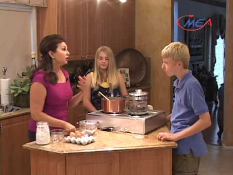 vanilla and chocolate cupcakes, chocolate ice cream, caramel popcorn, samira's kitchen # 41