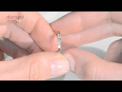 E5789 - 9K White Gold 0.25ct Diamond Value Five Stone Ring