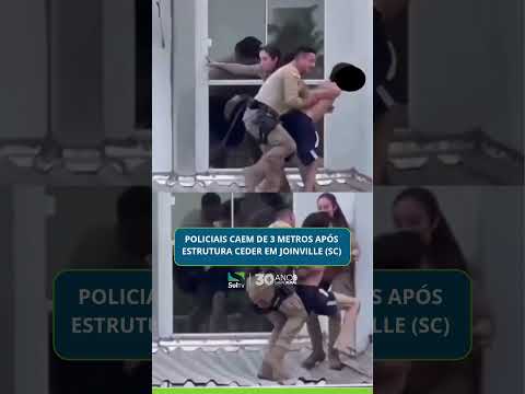 Policiais caem de 3 metros após estrutura ceder em Joinville (SC)