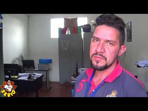 Fiscalização da Prefeitura de Juquitiba encontrou resistência de comerciantes que engoliram a calçada no Bairro da Palmeira.