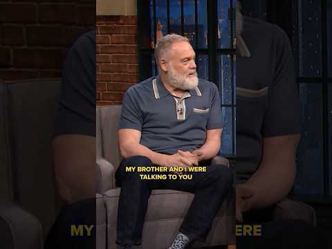 Vincent D’Onofrio shows Seth a magic trick 🪄