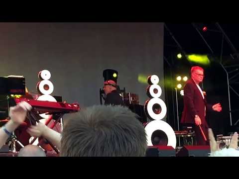 Art Of Noise : Peter Gunn Featuring Duane Eddy (live)