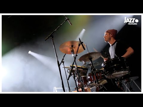 KNIGHTS OF CAESAR - Ikarus (Live)