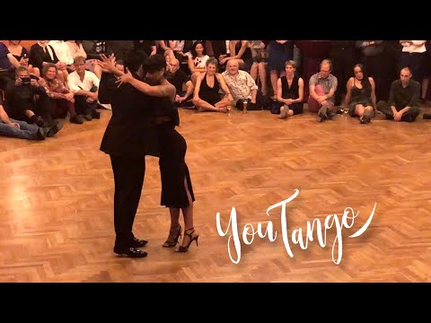  Carlos Espinoza  and  Majo Martirena  are  dancing  to  the  tango  "  Corazón, no le hagas caso  "  by  Aníbal Troilo  in  2019
