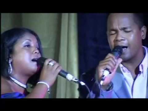 Naly RAKOTOFIRINGA: Ny vintana  par  Luk & Nanie