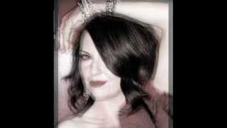 Megan Mullally sings "Ave Maria" (beautiful!)