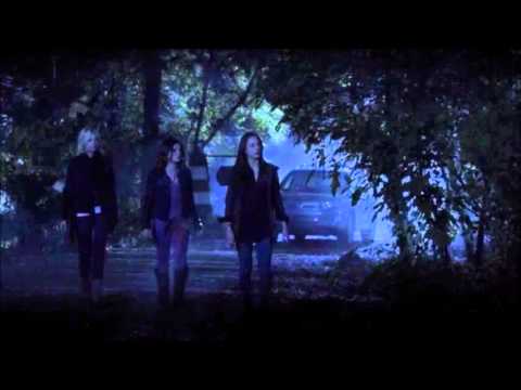 Pretty Little Liars 3x12 - The Girls Searching For Emily