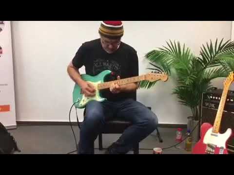 Greg Koch mit Real Guitars