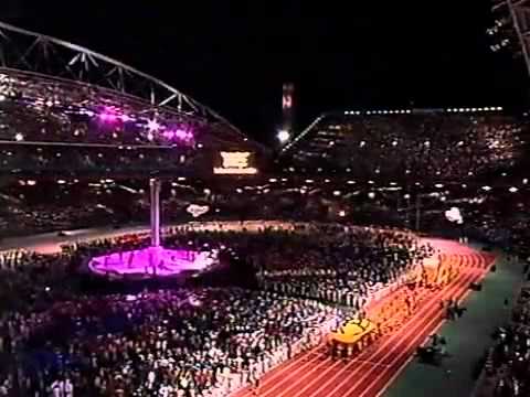 Kylie Minogue   Dancing Queen Live on Sydney 2000.wmv