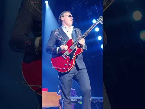 Joe Bonamassa ripping it at Ovens Auditorium Charlotte,  3/3/2021