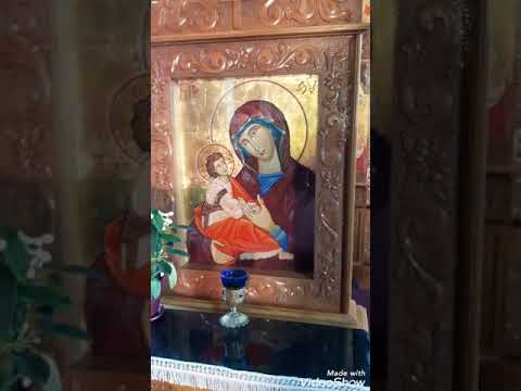 Drumul spre biserica din satul Bobohalma.