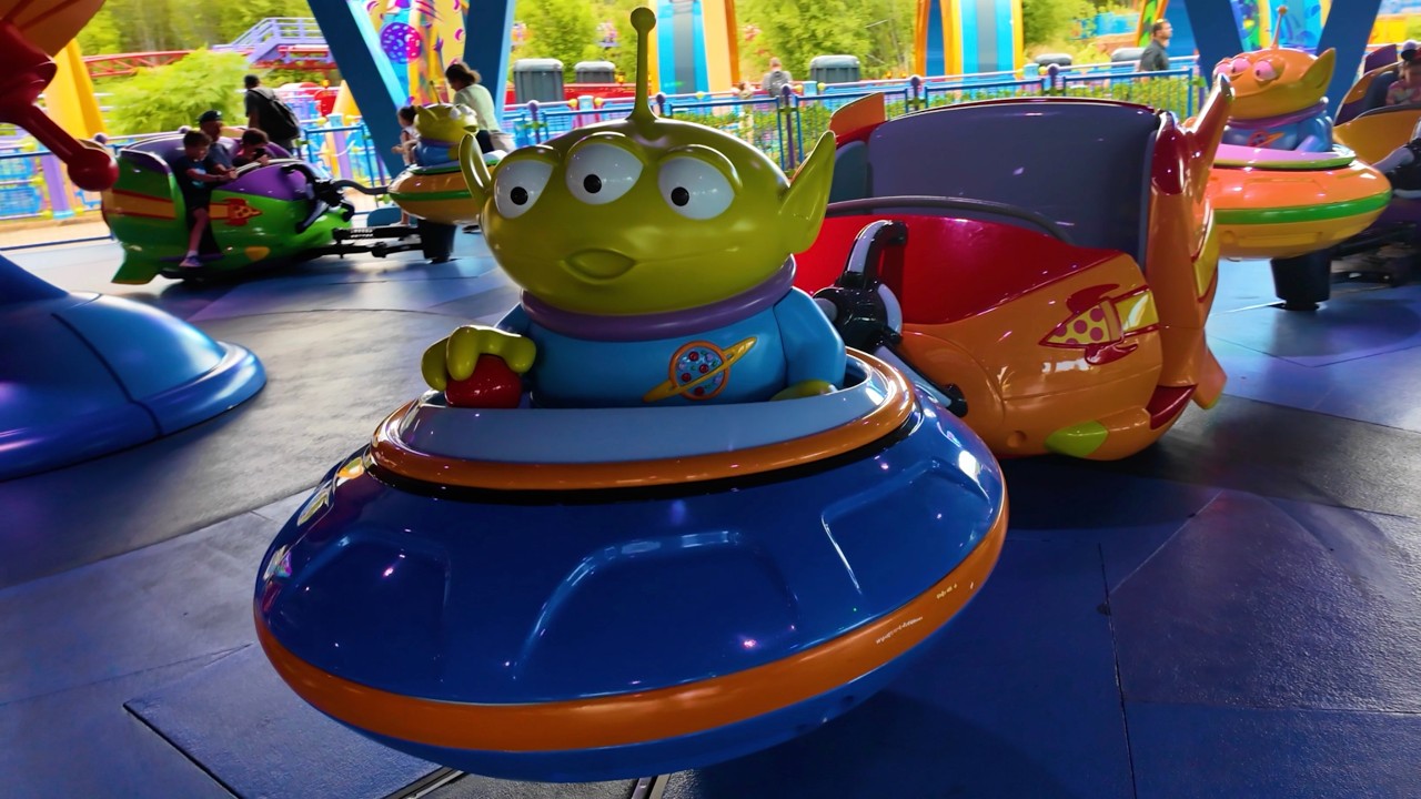 Vista previa del video POV de Alien Swirling Saucers