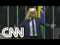 Nikolas Ferreira veste peruca na Câmara e ironiza mulheres trans | CNN 360º