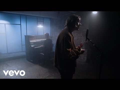 Lewis Capaldi - Bruises (Official Live Video)