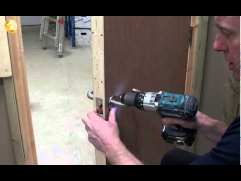 image-What is the standard height of a door handle?