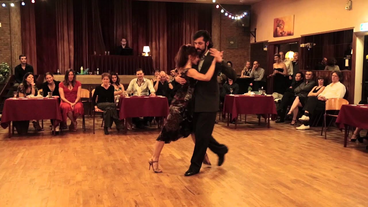 Rolando Valdivia and  Claudia Jakobsen  in La Bruja Amsterdam ( Improv Performance ) Tango.