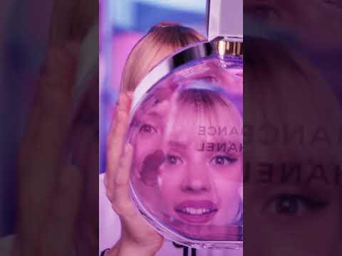 CHANCE EAU SPLENDIDE Eau de Parfum. Discover the film by Jean-Pierre Jeunet, starring Angèle.