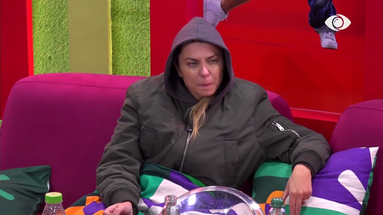 “Pse qeshe ti?”/ Gazi-Rikes: Më vutë në një situatë të sikletshme…