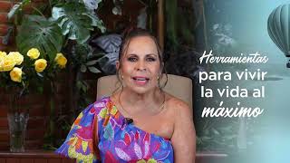 Gaby Pérez Islas nos habla de "Viajar por la vida" a 10 años de su publicación
