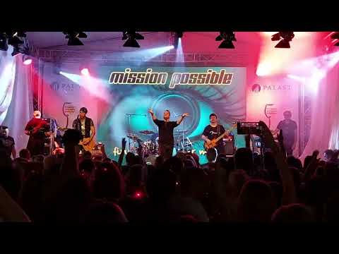 Mission Possible Band auf dem Wiesbadener Weinfest mit ein bißchen "Sex is on fire" und "Rebel Yell"