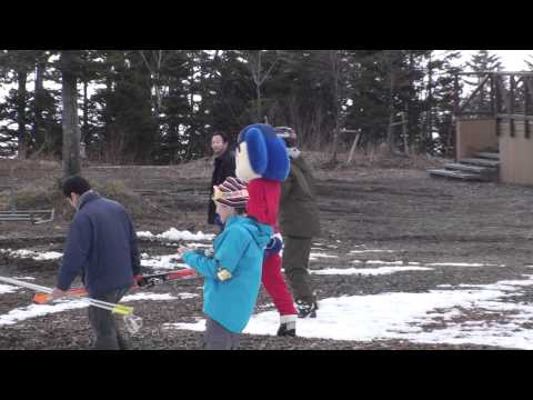 2011.12.01 「スキーブーツ歩きにくい」を大げさにやるドアラ