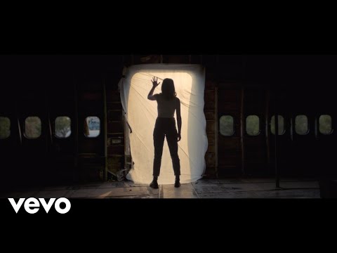 Video thumbnail for Aeroplane Bathroom
