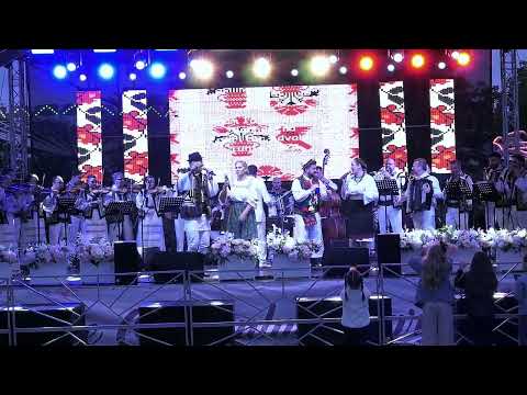 Oana Tomoiagă, Andreea Haisan, Paul Ananie, Alexandru Brădățan in spectacol la Darabani