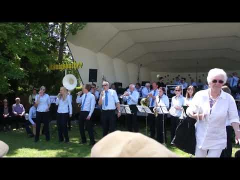 The Lion Sleeps Tonight - Fanfare St. Hubertus Hegelsom - Concertreis 2015 (Koblenz)