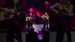 Filipino fans sing along with M2M in Manila reunion concert