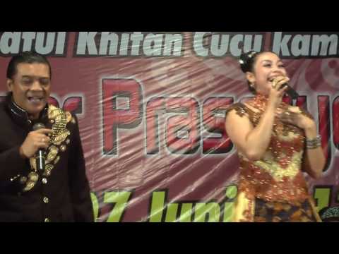 Duet Spektakuler Didi Kempot dengan Istri Yan Velia | Jambu Alas