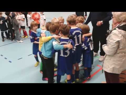 24. Gedenkturnier zum Mauerfall von 1989 Sportgruß der F-Jugend des Friedenauer TSC