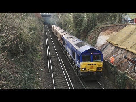 Maritime 66051 drags Euro Cargo Rail 66179/66244/66244 through Swanley - 13/12/21