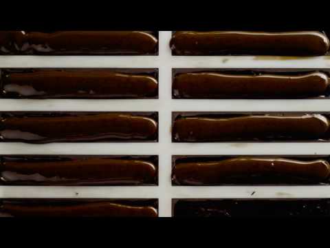 Grand'Anse - Haïti ganache and salted caramel with cinnamon crumble by Ramon Morato