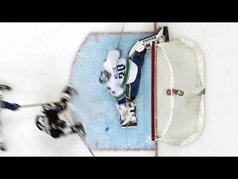 Miller kicks out right pad to stone Hornqvist