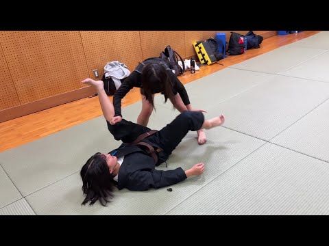 女子先輩に挑戦ノーギ柔術スパーリング１