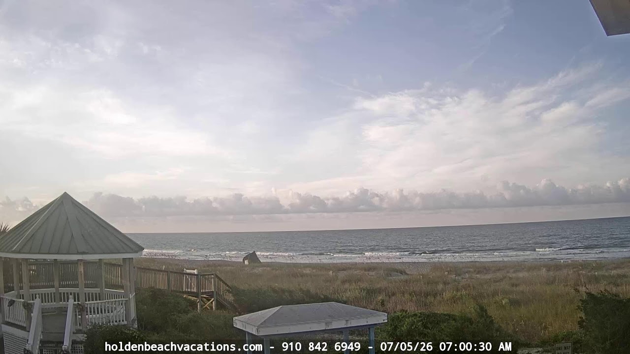 Live webcam view of Frente al mar de Holden Beach