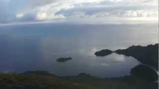 preview picture of video 'bandaneira volcano climbing, banda islands, Indonesia'