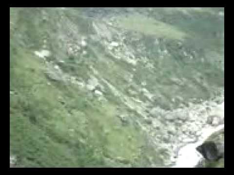Alaknanda river  near badrinath_mpeg4.mp4