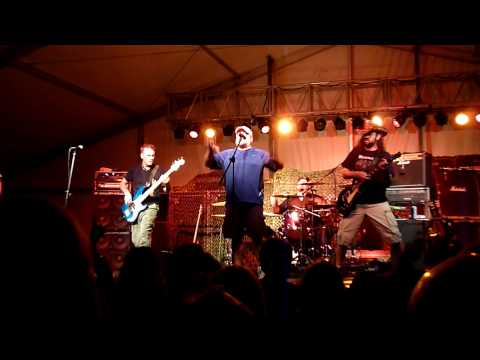 Uncle Chunk Cover Band Sings live 