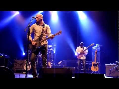 HD shawn kellerman lucky peterson l'usine a istres 30.03.2012 intro part 1