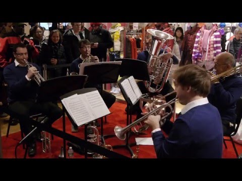ニューヨーク・フィルハーモニー管弦楽団首席金管五重奏団（ユニクロ5th Ave旗艦店 (New York Philharmonic Principal Brass Quintet at UNIQLO 5th Ave Flagship Store)