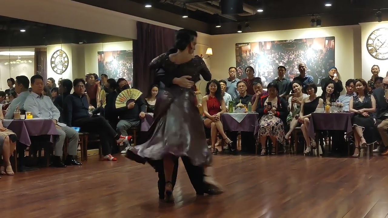 [Juan D'Arienzo, Alberto Echagüe - Ay Aurora] Amelia Rambe & Ferrol Matthew