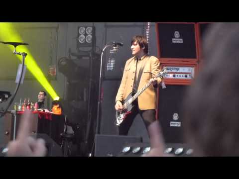 Die Ärzte - 2000 Mädchen (17.08.2013, Uelzen / Ärztivals 2013)