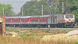 preview picture of video 'First Time ELECTRIC Loco for Manduadih Express in Allahabad - Manduadih Section || Indian Railways'