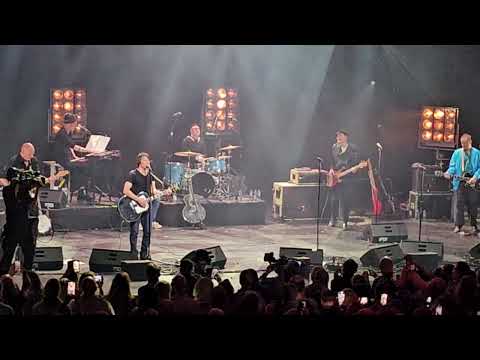 Jakob Hellman och Nya Packet -Hon har ett sätt