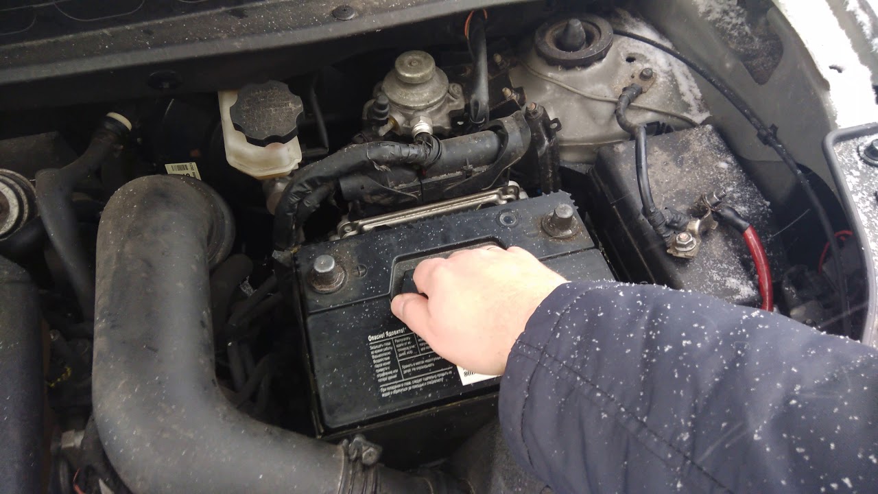 как снять аккумулятор на киа соул